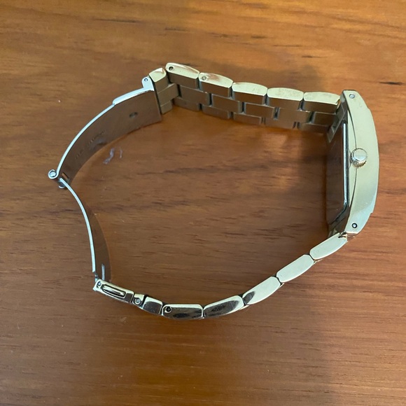 Guess watch - Picture 3 of 3